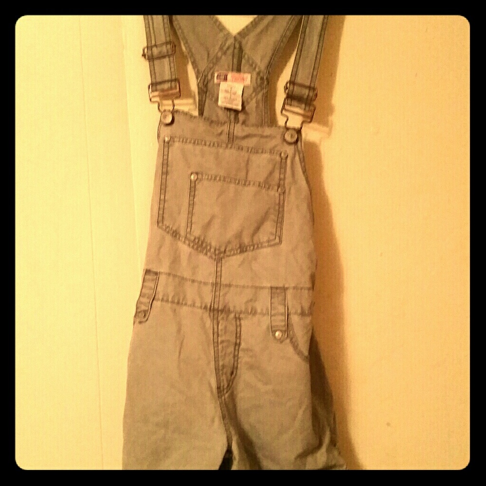 Short overalls